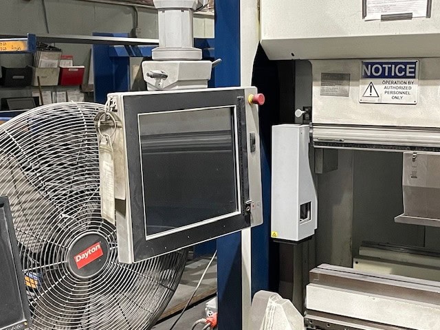 190 Ton x 13.5' Trumpf TruBend 3170 CNC Hydraulic Press Brake, 2016 - 4 Axis Backgauge - Image 5
