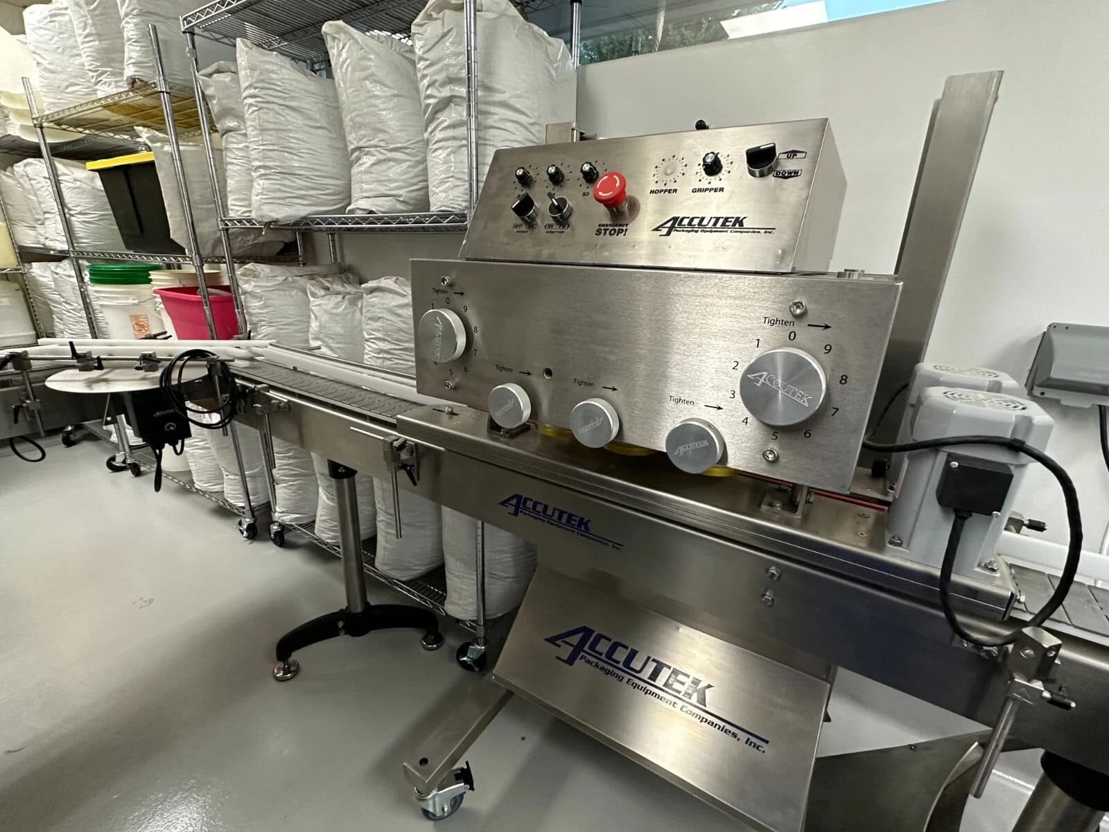 Accutek Hot Fill Bottle Filling Line with AVF2-16 2-Head Volumetric Bottle Filler with Heated Hopper, 2018 - Previously ran 1 Oz, 2 Oz, 4 Oz, 8 Oz, and 16 Oz Boston round Bottles and 1 Oz and 4 Oz Topical Jars - Image 5