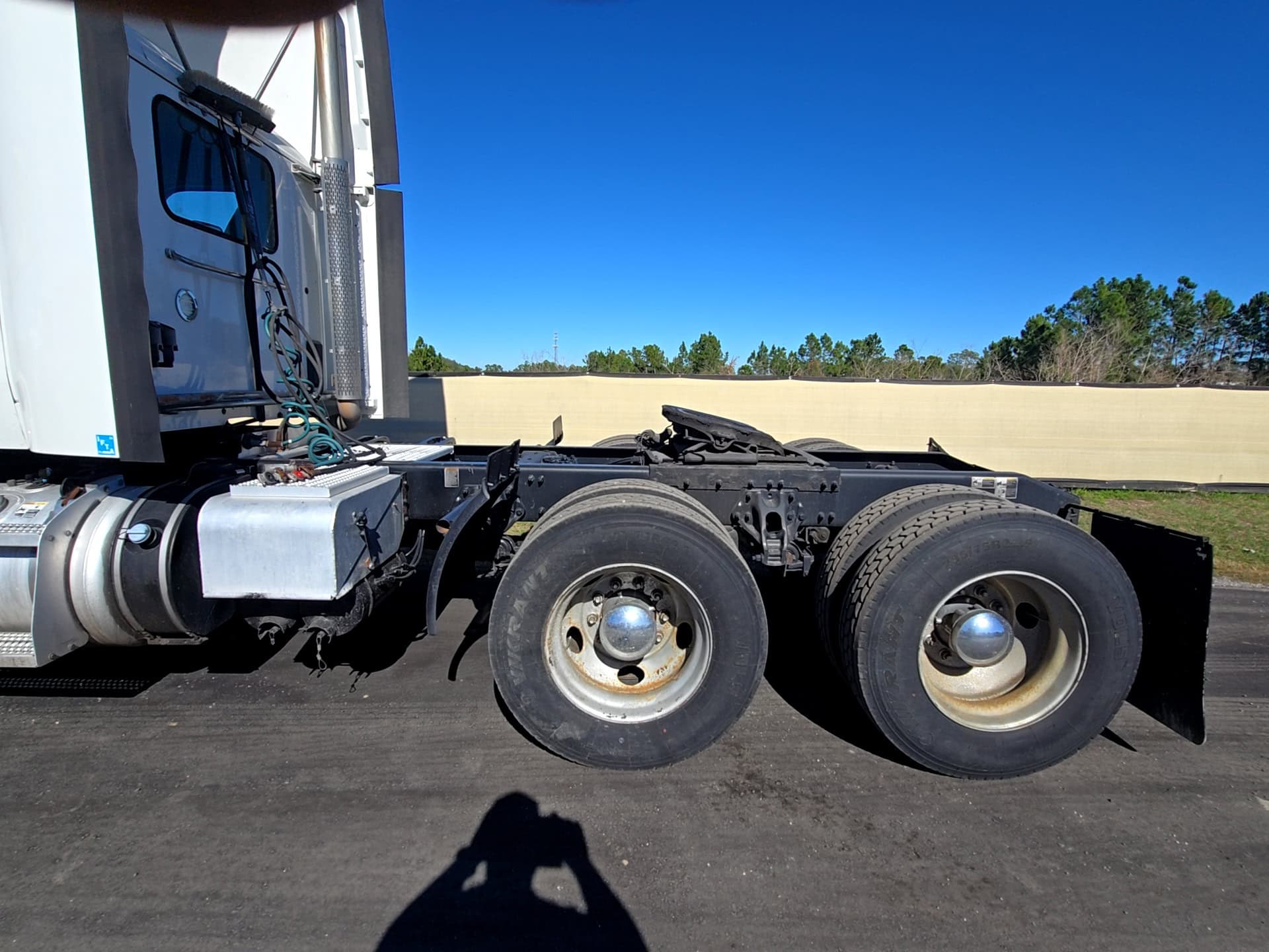 Peterbilt 579 Day Cab Truck, 2020 - PACCAR MX-13 - Automated Transmission - Image 10