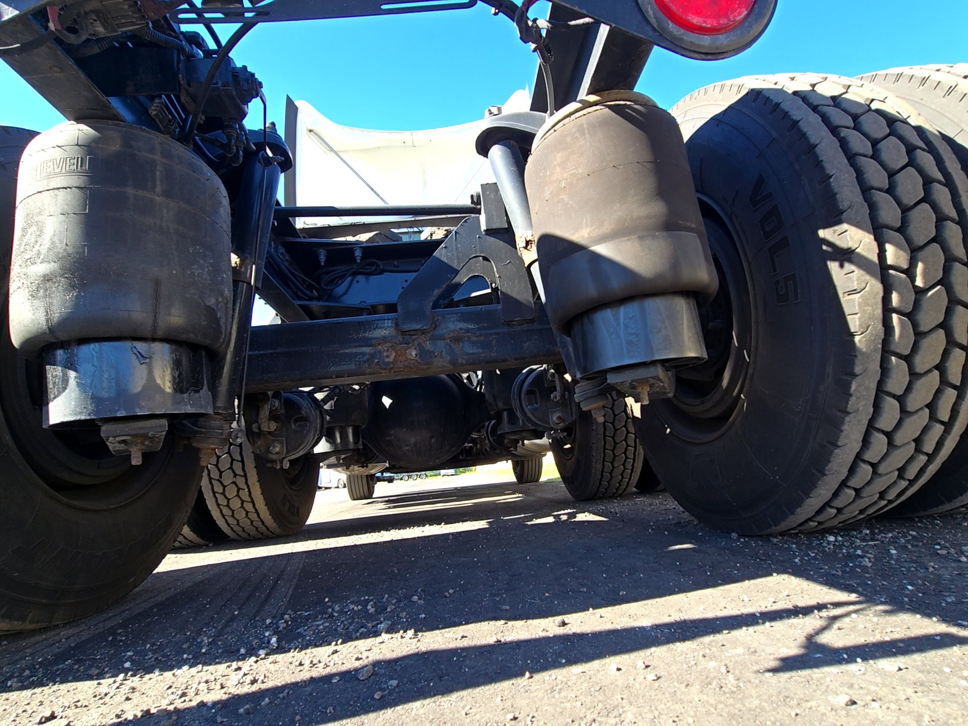Peterbilt 579 Day Cab Truck, 2020 - PACCAR MX-13 - Automated Transmission - Image 15