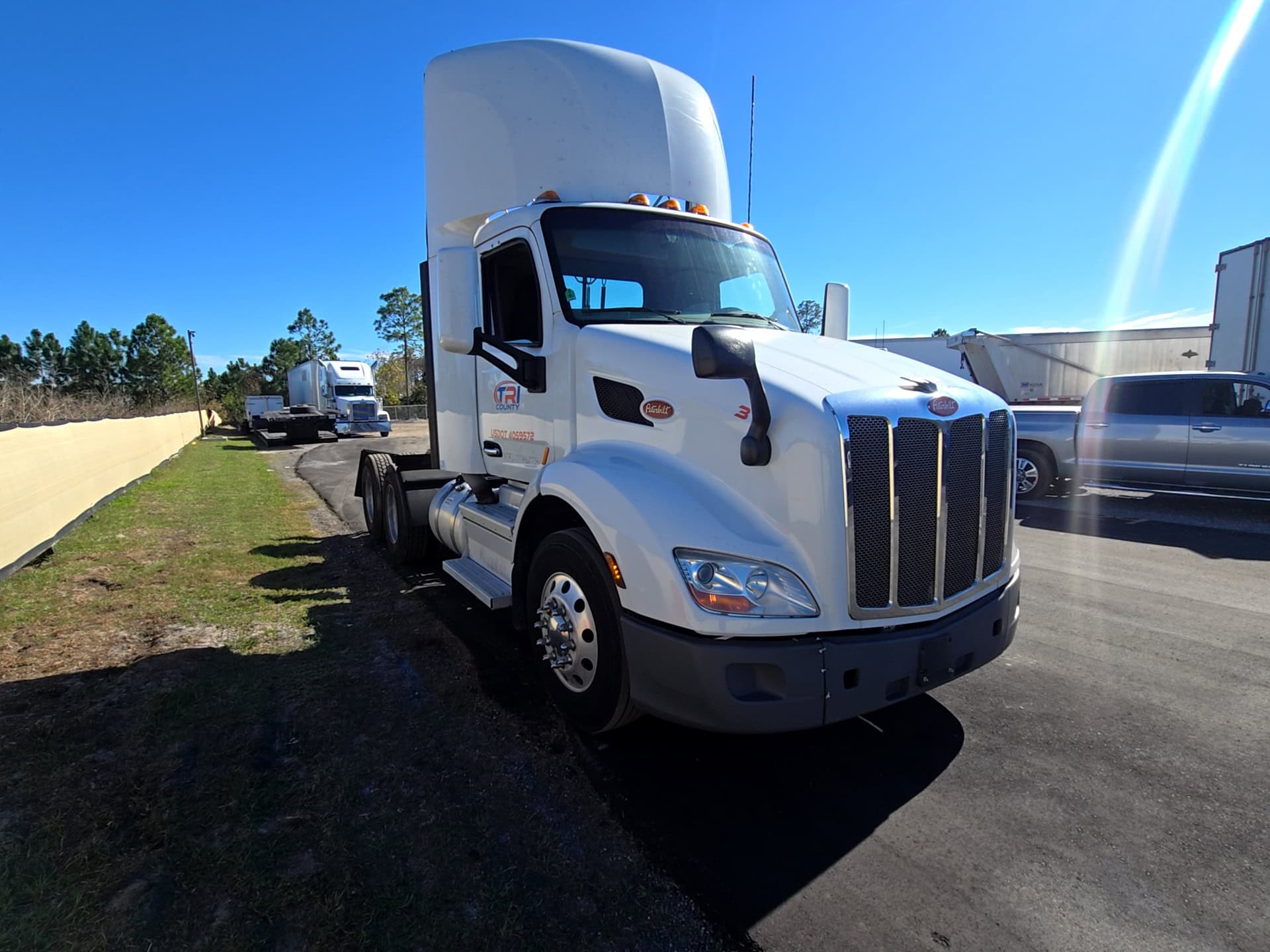Peterbilt 579 Day Cab Truck, 2020 - PACCAR MX-13 - Automated Transmission - Image 22