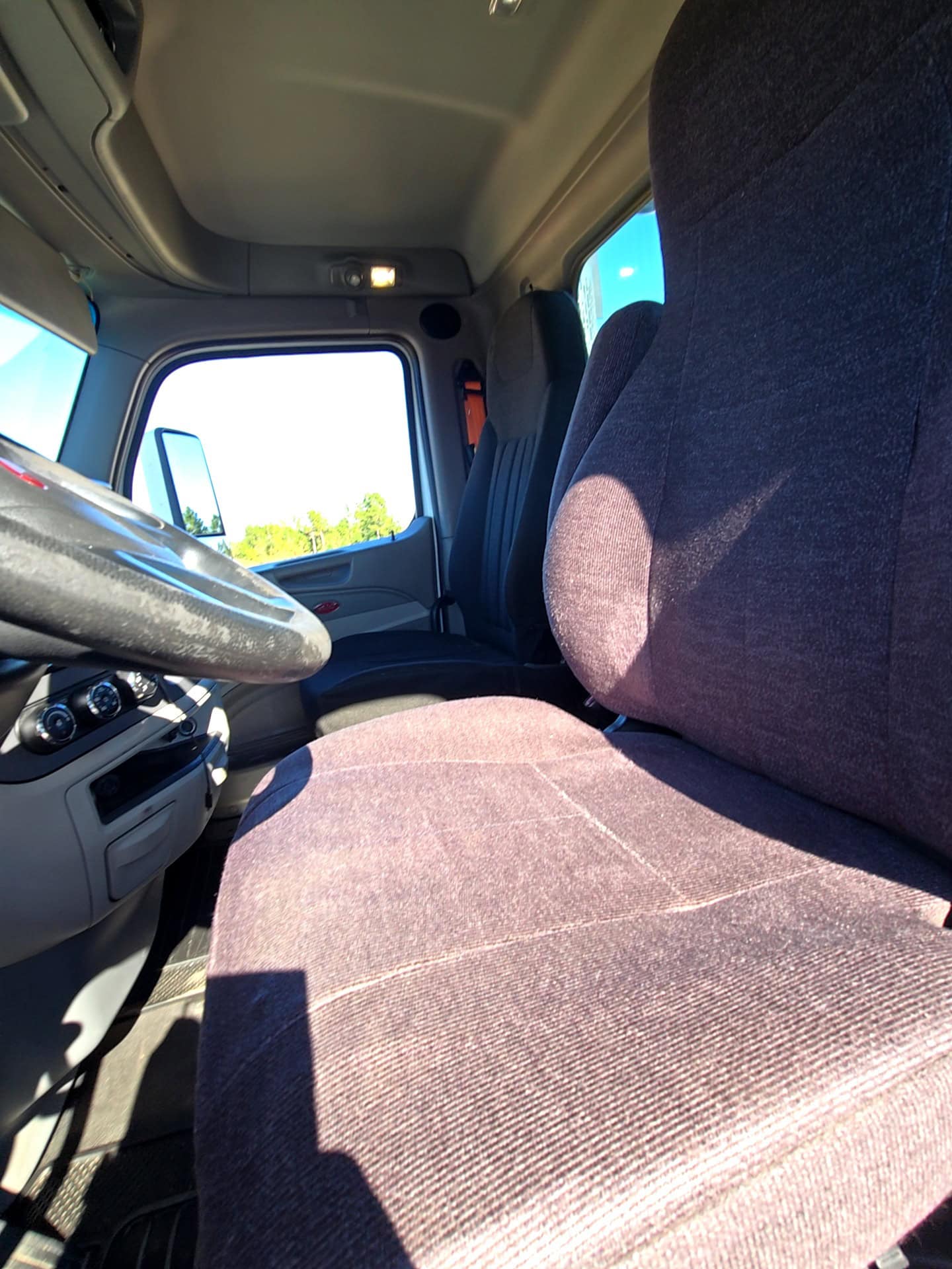 Peterbilt 579 Day Cab Truck, 2020 - PACCAR MX-13 - Automated Transmission - Image 21
