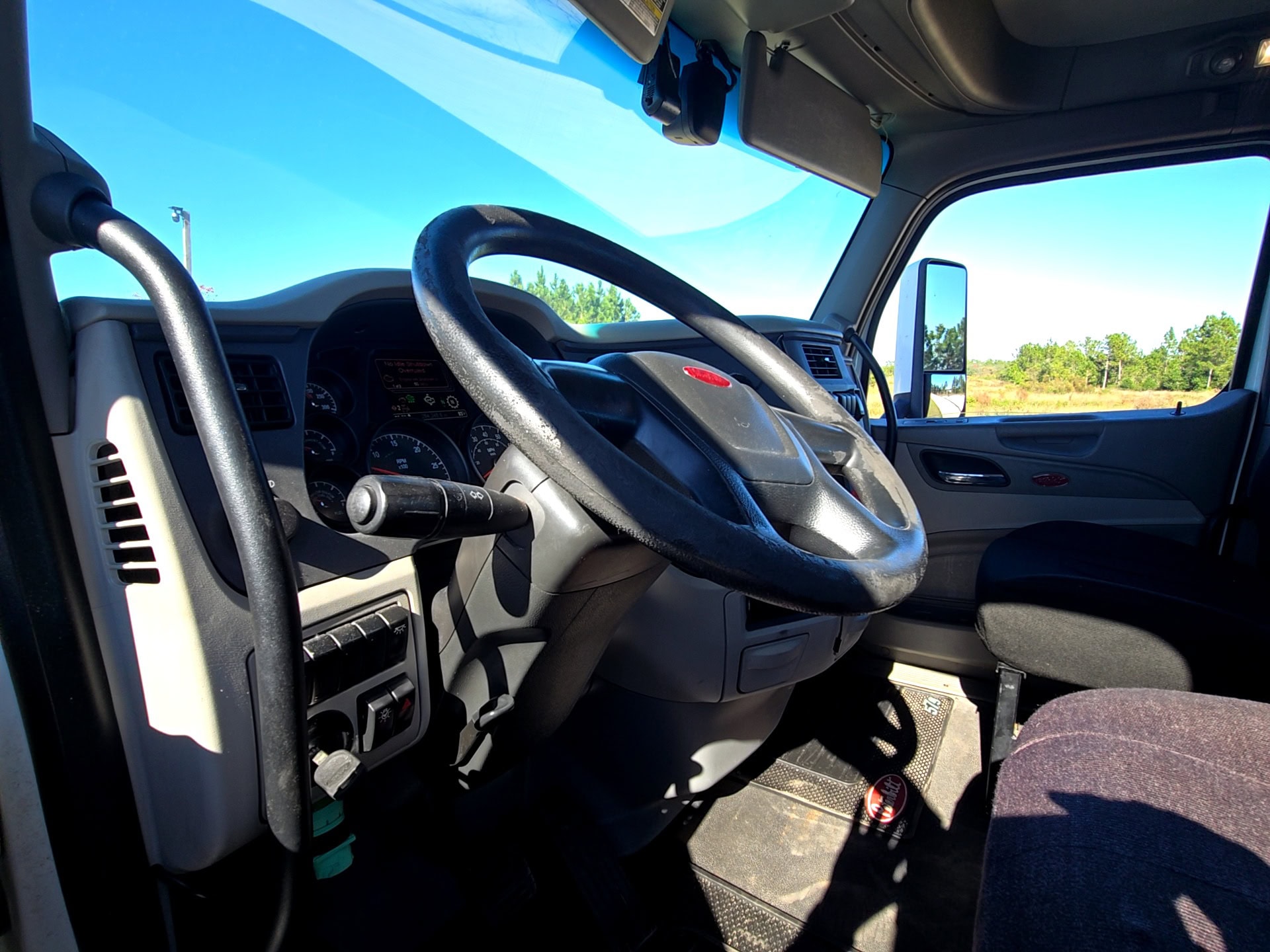 Peterbilt 579 Day Cab Truck, 2020 - PACCAR MX-13 - Automated Transmission - Image 28