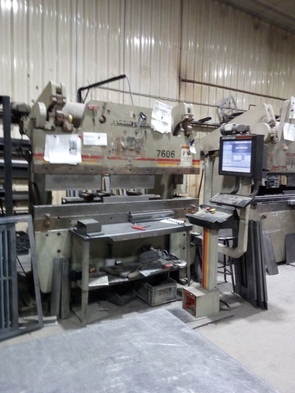 60 Ton x 6' Accurpress 7606 CNC Brake, 2000