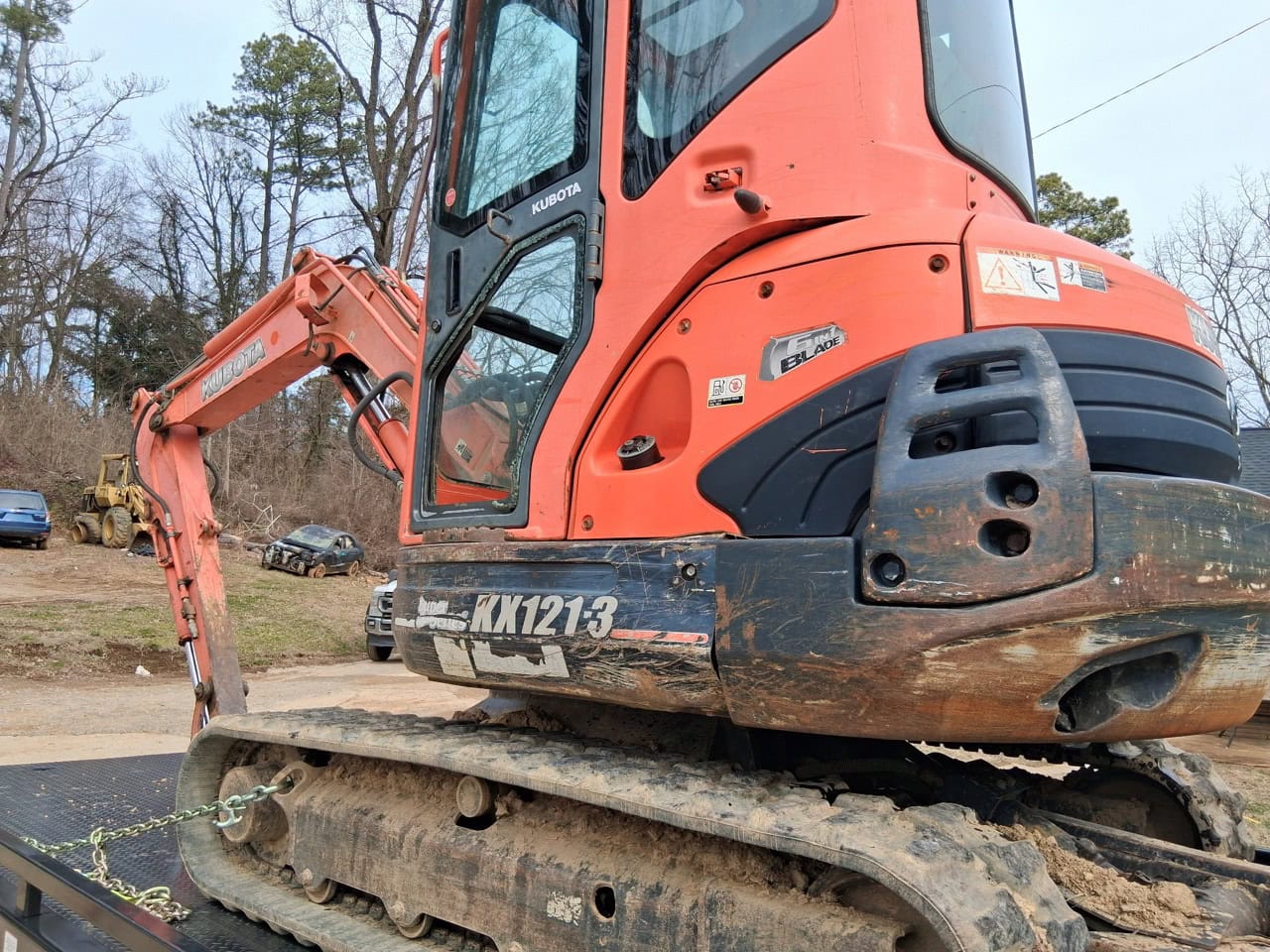 2014 Kubota KX121-3 Mini Excavator – Enclosed Cab | 4-Way Blade | Auxiliary Hydraulics - Image 2