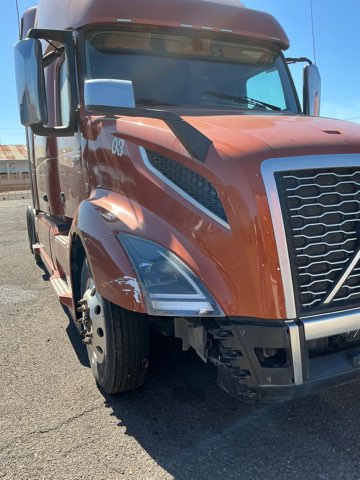 2022 Volvo Trucks VNL 64T860 Sleeper – D13, I-Shift, 6x4, - Image 2