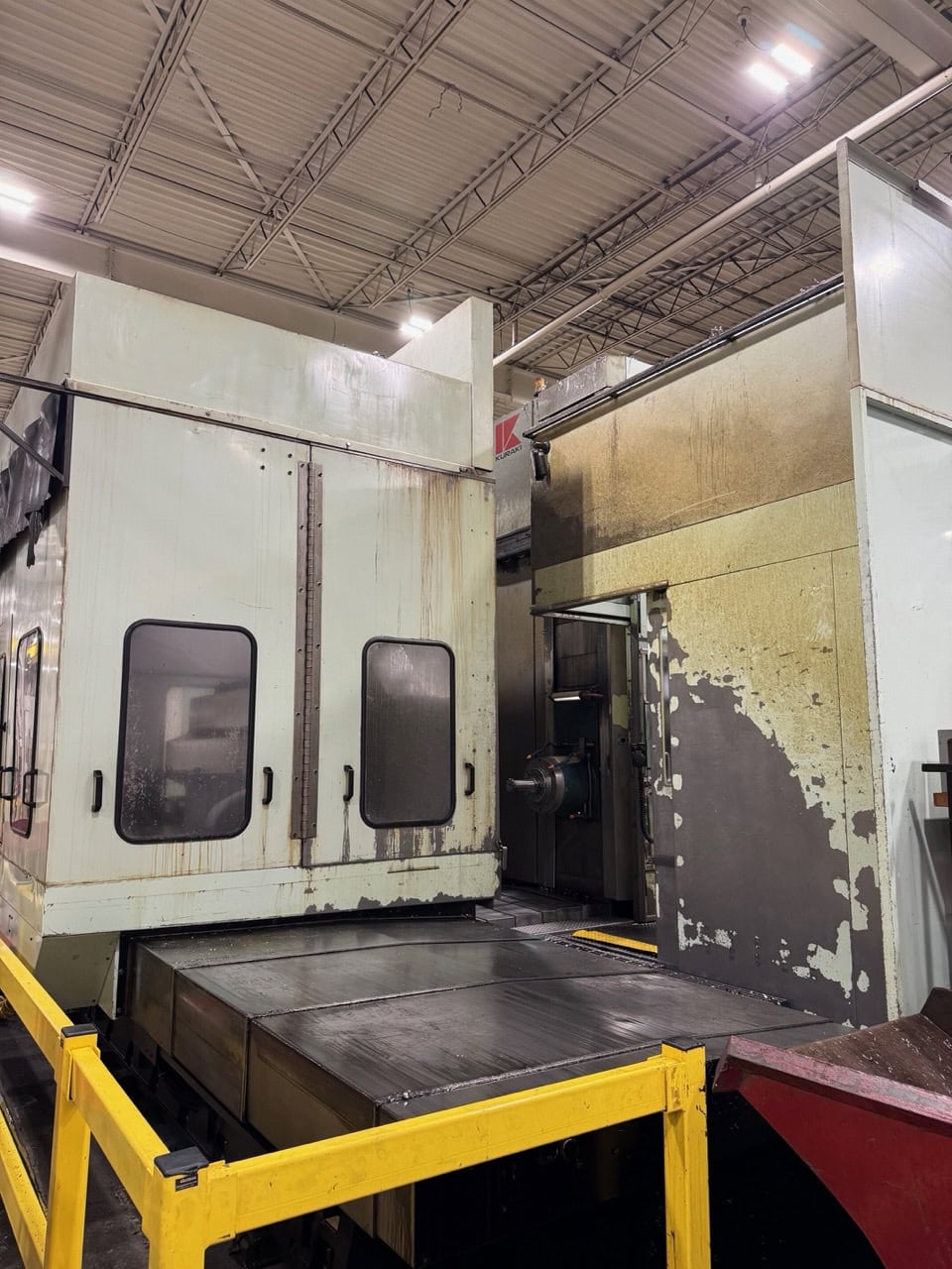 Kuraki KBT 13EA CNC Boring Mill, 2003 - Fanuc Control, 4k RPM, Chip Conveyor, 1000 PSI TSC - Image 2