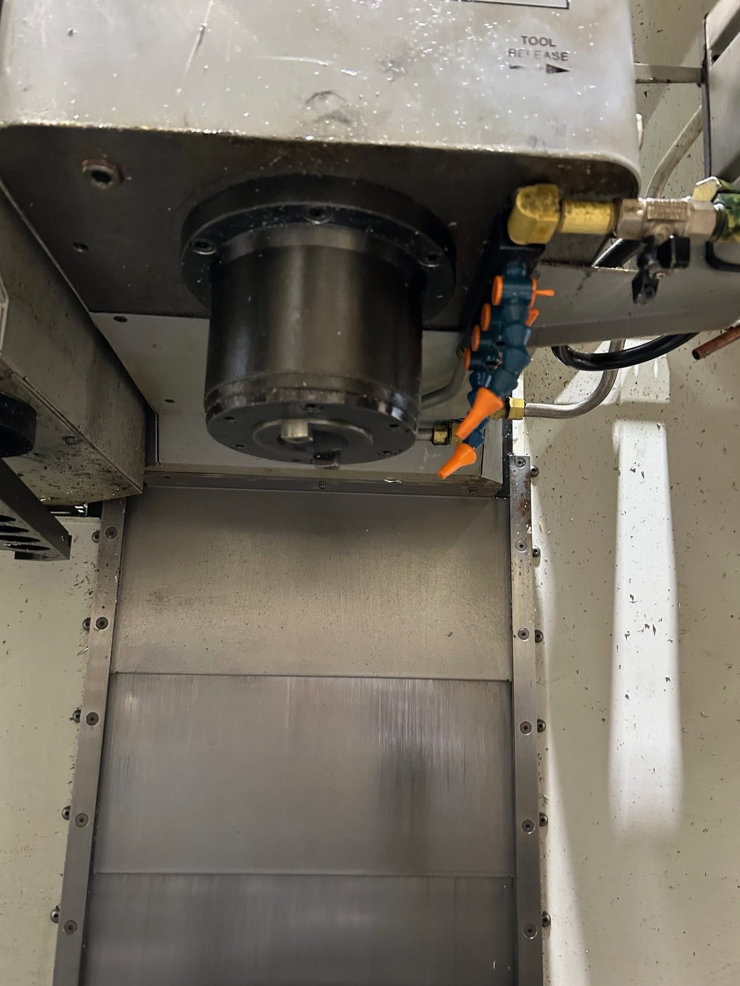 Haas VF-2B VMC, 2005 - 4th Axis Wiring, HRT210 Rotary, Through Spindle Coolant - Image 3