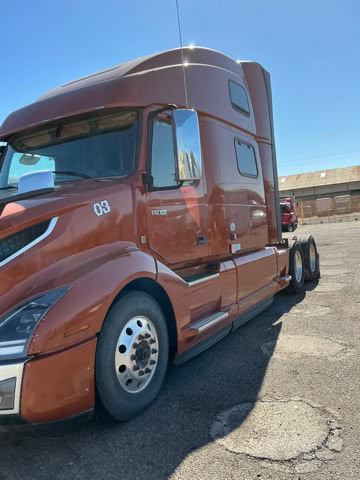 2022 Volvo Trucks VNL 64T860 Sleeper – D13, I-Shift, 6x4, - Image 3