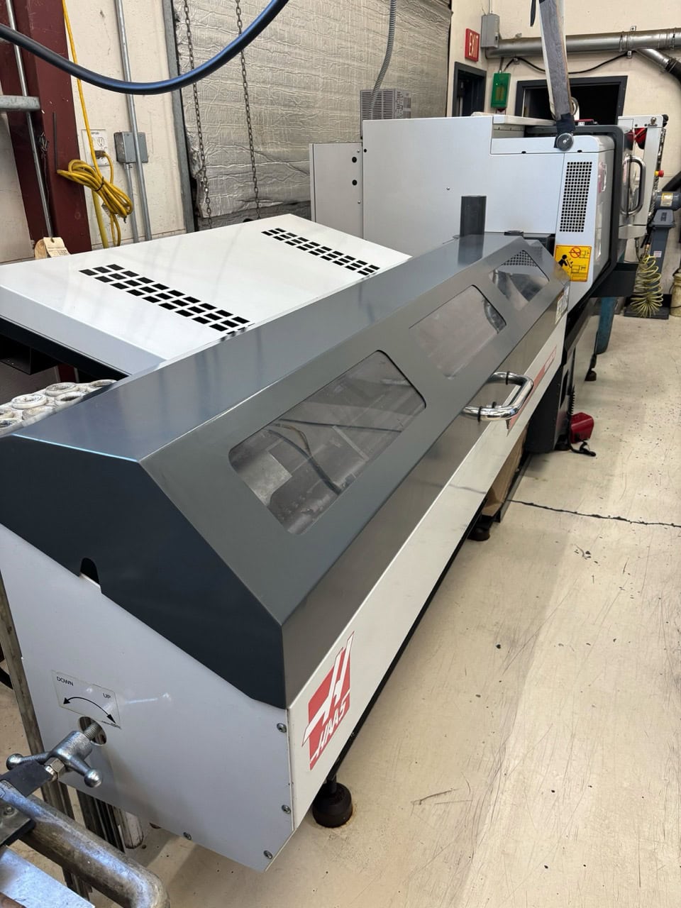 Haas ST-10 CNC Lathe, 2012 - Bar Feeder, Parts Catcher - Image 4