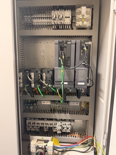 Mitsubishi DV-1000 VMC, 2015 - Image 9