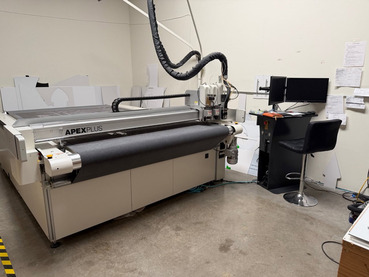 Apex Plus 2516 Digital Flatbed Cutter CNC, 2021 - Dual Cutting Heads, Auto Tool Calibration - Image 2