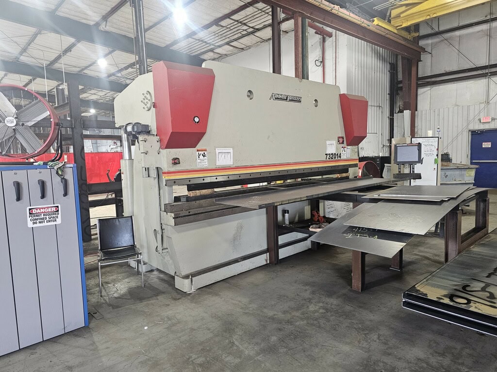 320 Ton x 14' Accurpress 732014 Hydraulic Press Brake, 2008