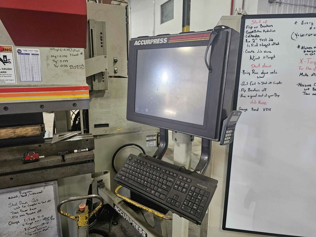 320 Ton x 14' Accurpress 732014 Hydraulic Press Brake, 2008 - Image 3