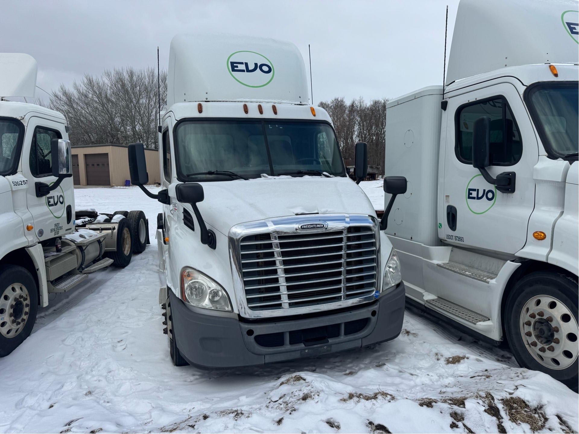 2014 Freightliner Cascadia Day Cab LNG - Cummins ISX12 G 400 HP, 10 Speed, Natural Gas Tractor