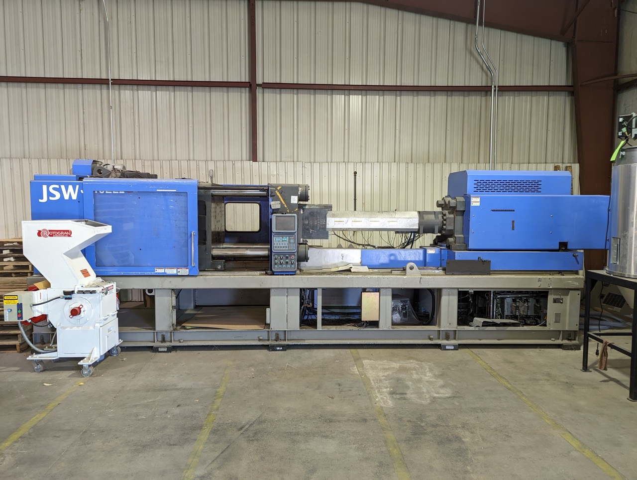 310 Ton 24.7 Oz JSW J310ELII Injection Molding Machine, 2000