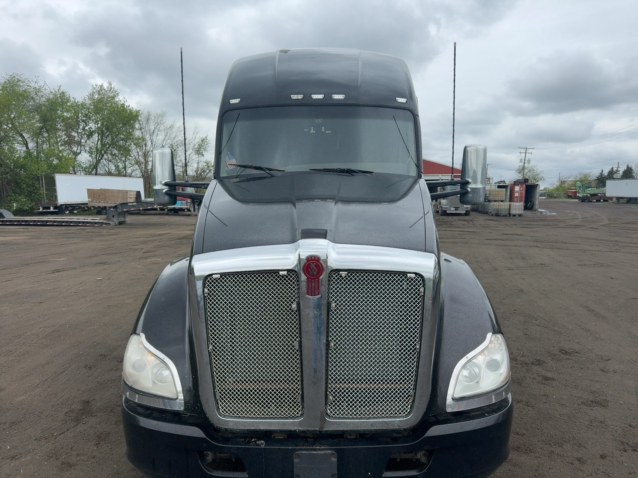 2020 Kenworth T680 76" Sleeper – PACCAR MX-13 455HP – Eaton 12-Speed Auto – Double Bunk