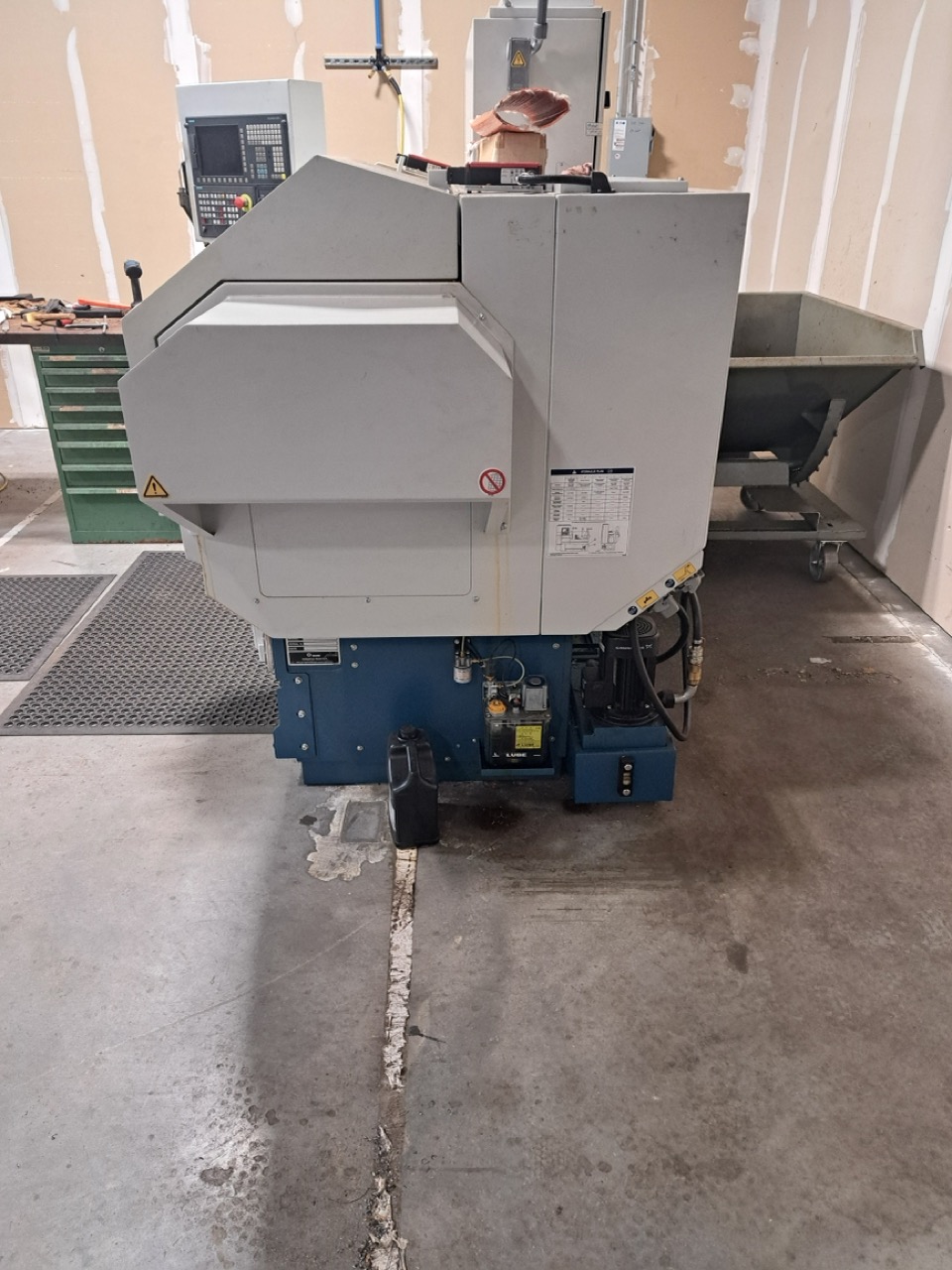Romi C-420 Combination Manual & CNC Lathe, 2024 - 8" Chuck, Hand Wheels, Conversational Control - Image 2