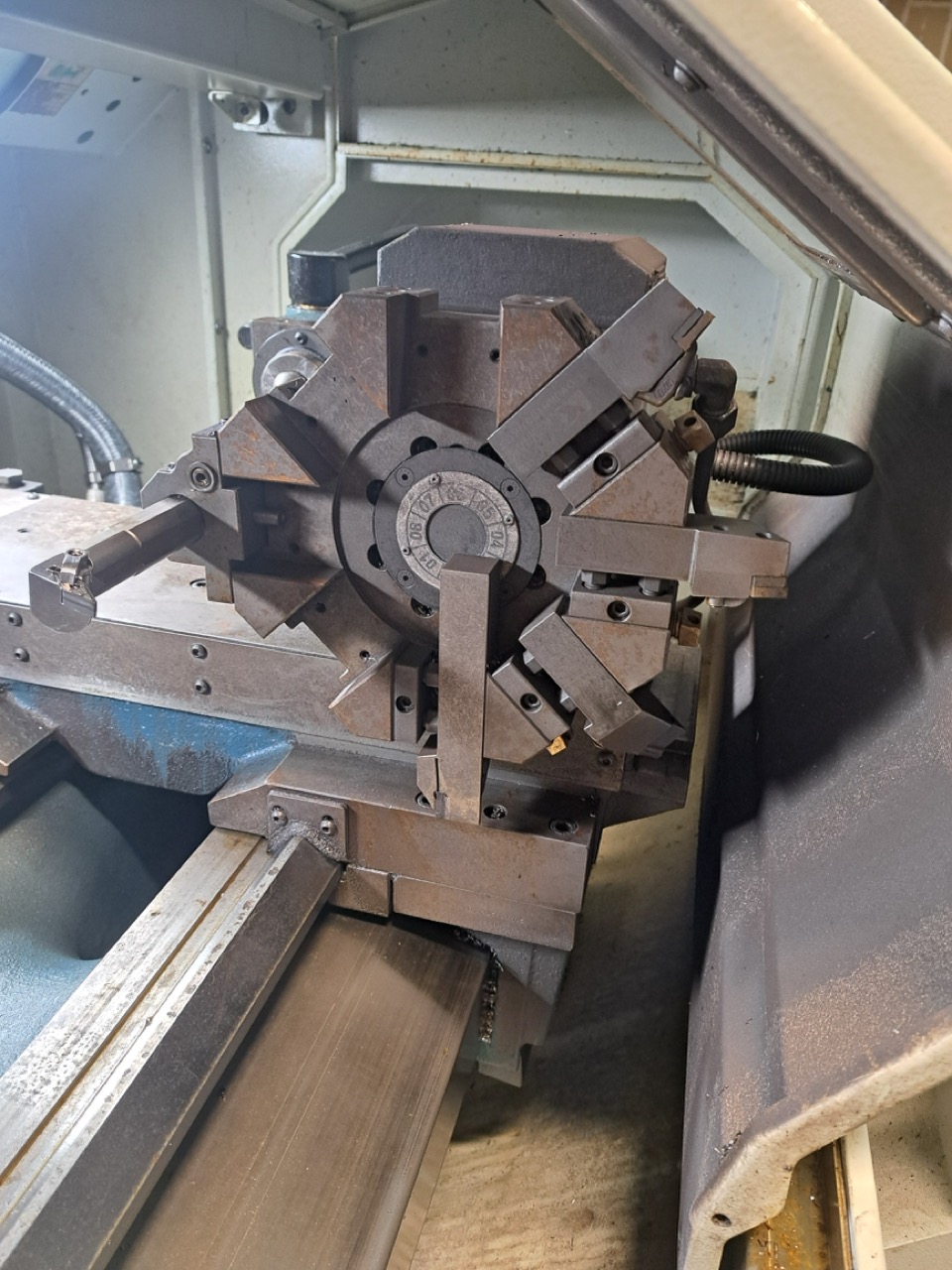 Romi C-420 Combination Manual & CNC Lathe, 2024 - 8" Chuck, Hand Wheels, Conversational Control - Image 4