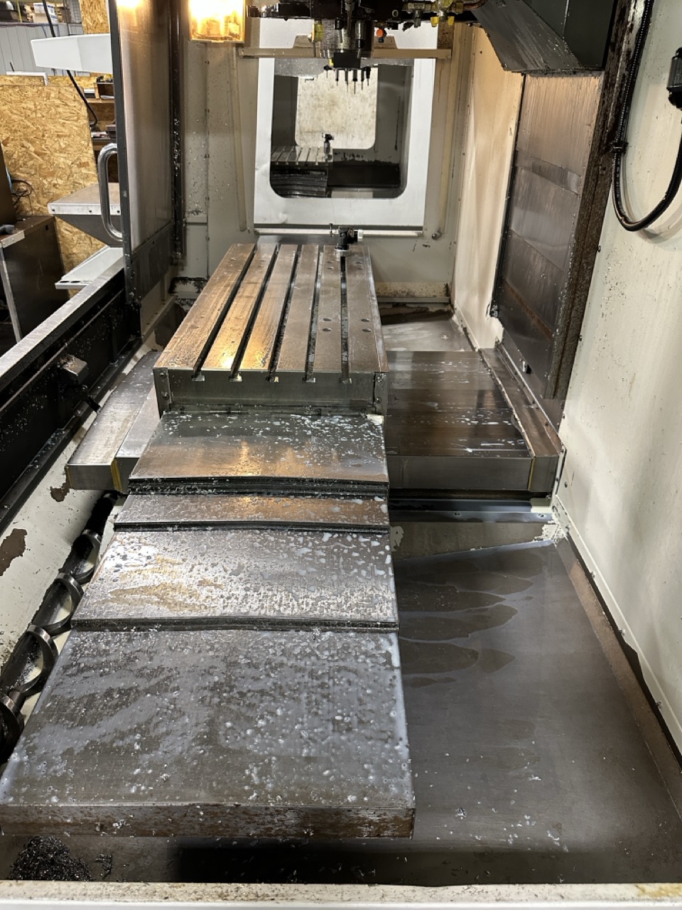 Haas VF-3 CNC VMC, 2011 - WIPS, 40 Station Side-Mount, High-Pressure Coolant - Image 19