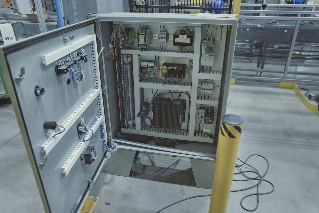 Yaskawa Motoman GP25-12 Robots (1) – YRC1000 Controllers, Mech-Mind 3D Vision, Bin Picking, Integrated Safety Cells, 2022 - Image 7