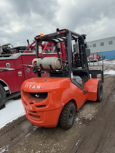 2022 Titan TG35S 7,700 LB LPG Pneumatic Forklift w/ Side Shift, 3-Stage Mast - Image 2