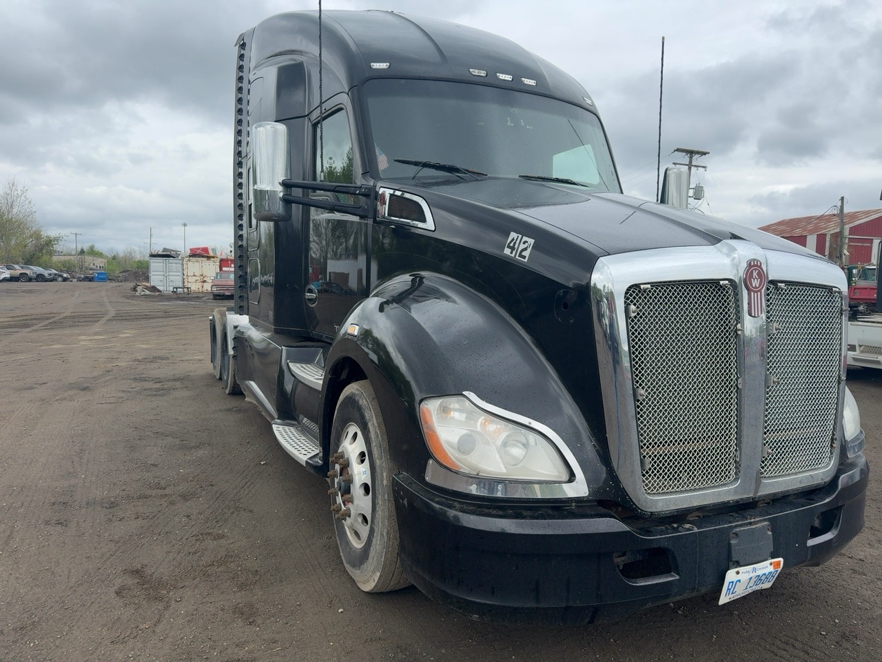 2020 Kenworth T680 76" Sleeper – PACCAR MX-13 455HP – Eaton 12-Speed Auto – Double Bunk - Image 2