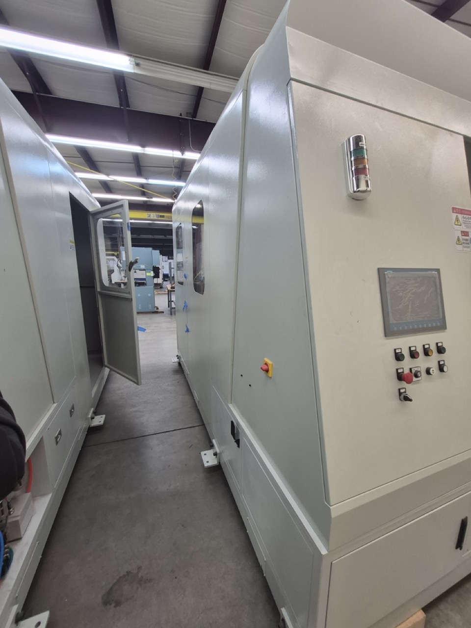 Kingstone Robotic Belt Grinder, 2022 - Dust Collector, FANUC Robot - Image 6