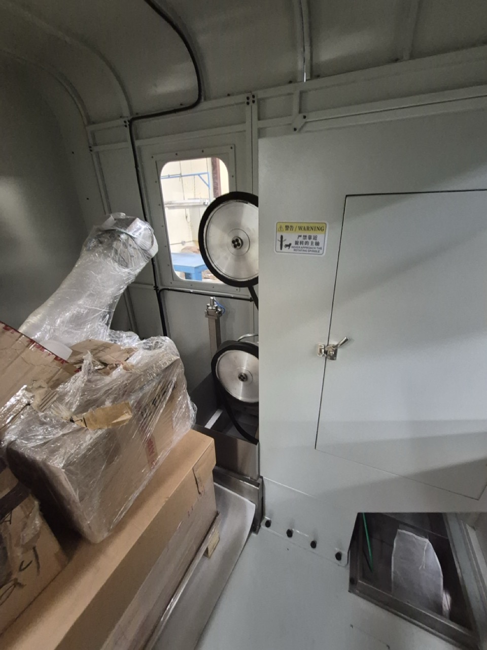 Kingstone Robotic Belt Grinder, 2022 - Dust Collector, FANUC Robot - Image 5