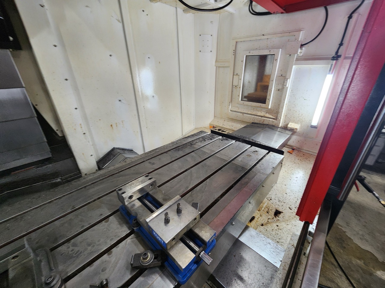 Smart SM2082-50 VMC, 2024 - 6K RPM Gear Driven Spindle, Box Ways, TSC, Chip Conveyor - Image 6