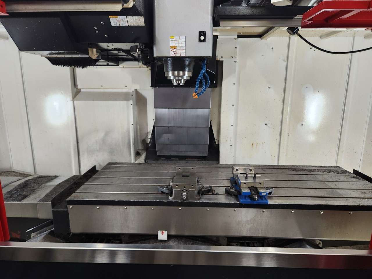 Smart SM2082-50 VMC, 2024 - 6K RPM Gear Driven Spindle, Box Ways, TSC, Chip Conveyor - Image 10