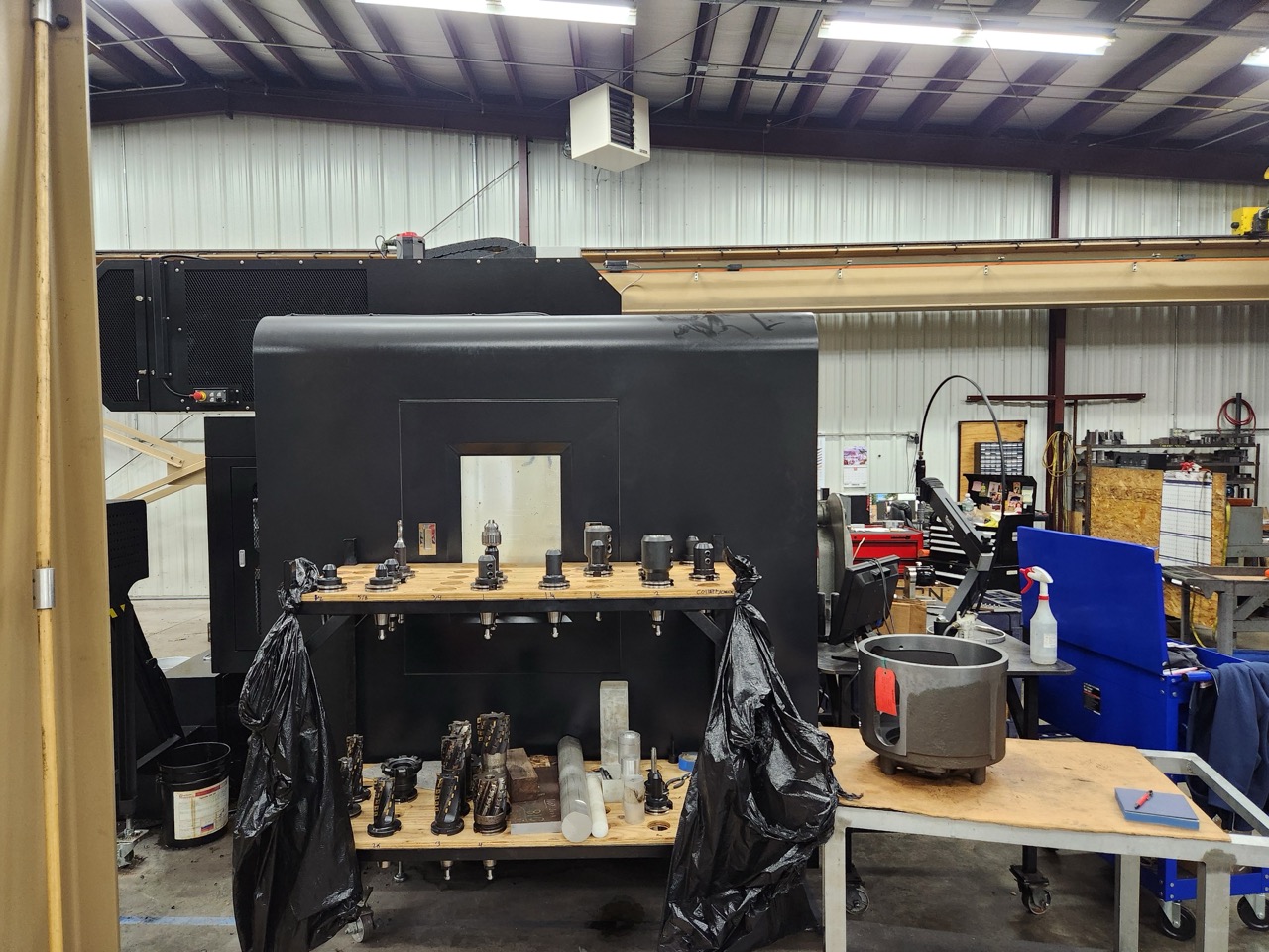 Smart SM2082-50 VMC, 2024 - 6K RPM Gear Driven Spindle, Box Ways, TSC, Chip Conveyor - Image 11