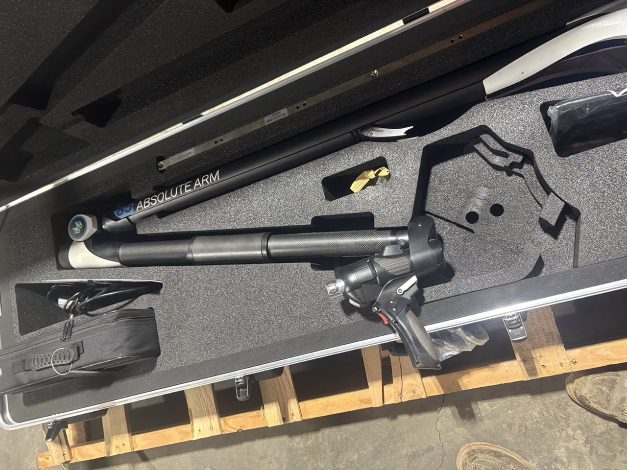 Hexagon Absolute Arm 8540, 2022 – 7-Axis Portable CMM Measurement Robot Arm (2) - Image 3