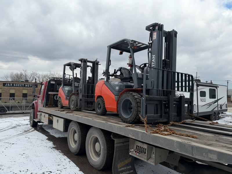 2022 Titan TG35S 7,700 LB LPG Pneumatic Forklift w/ Side Shift, 3-Stage Mast - Image 6