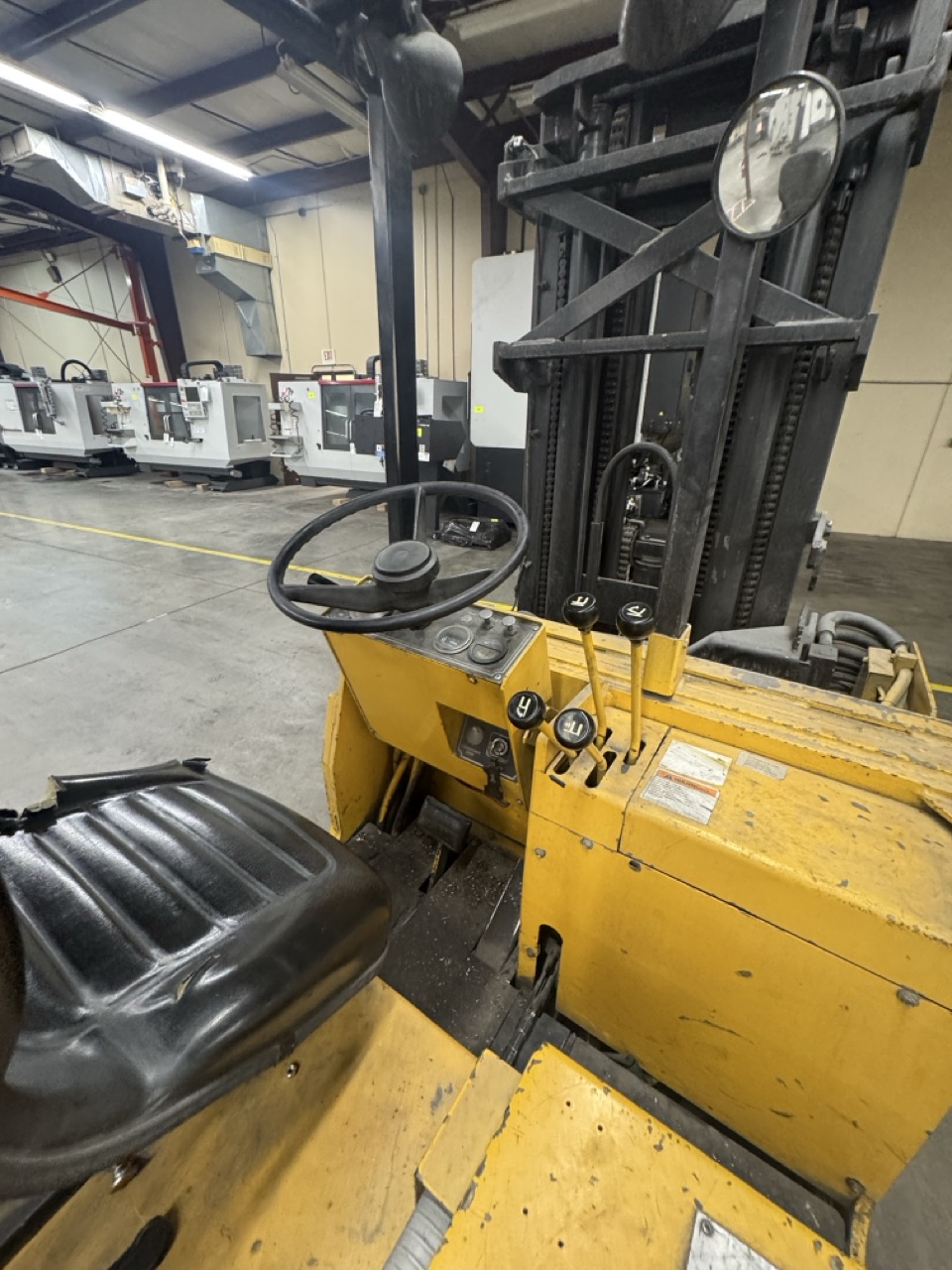 Drexel SL44/4 4,400 Lb Capacity Electric Forklift, Swing Reach Mast, Narrow Aisle - Image 8
