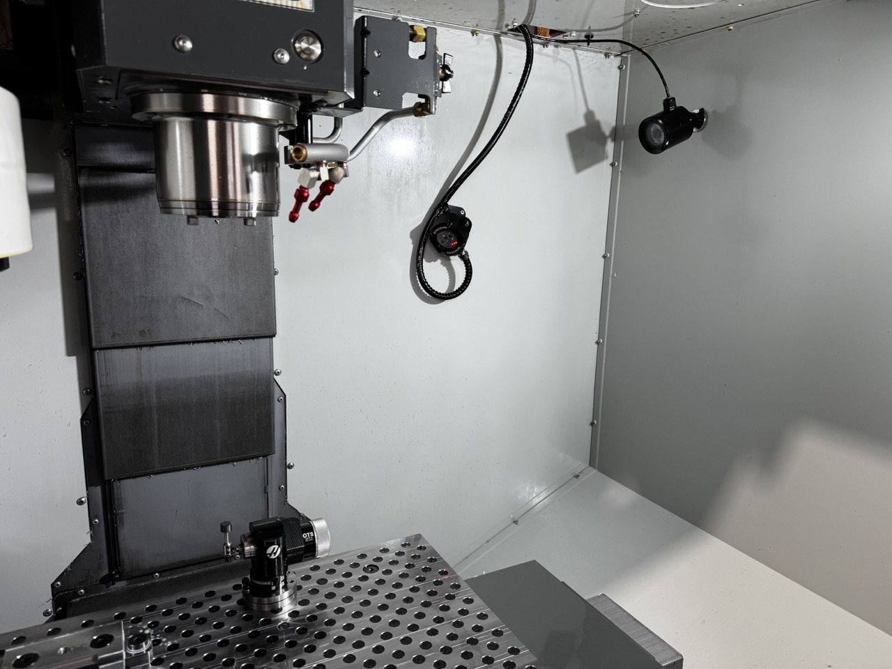 Haas Mini Mill 2 VMC, 2022 - 10k Spindle, WIPS, Rigid Tap, High Flow Coolant, Chip Auger, Low Hours - Image 6