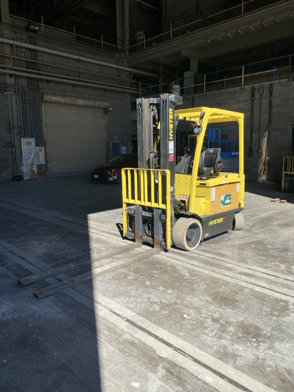 Hyster E70XN Electric Cushion Tire Forklift, 2021 - 7,000 lb Capacity, Sit-Down Rider (2) - Image 3