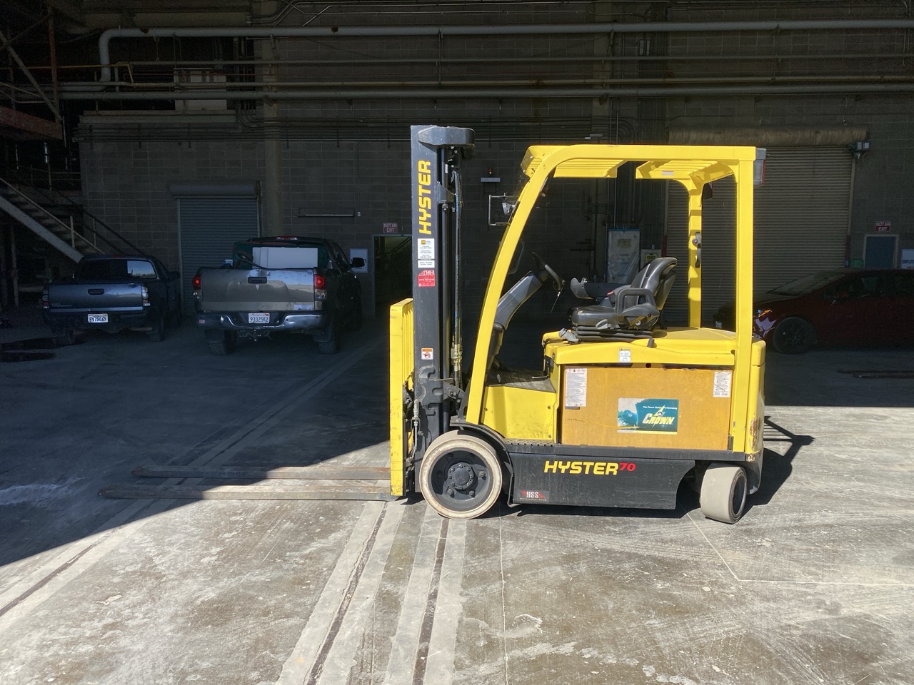 Hyster E70XN Electric Cushion Tire Forklift, 2021 - 7,000 lb Capacity, Sit-Down Rider (2) - Image 4