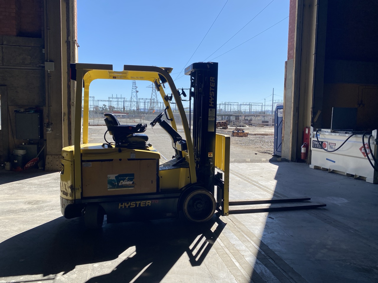 Hyster E70XN Electric Cushion Tire Forklift, 2021 - 7,000 lb Capacity, Sit-Down Rider (2) - Image 9