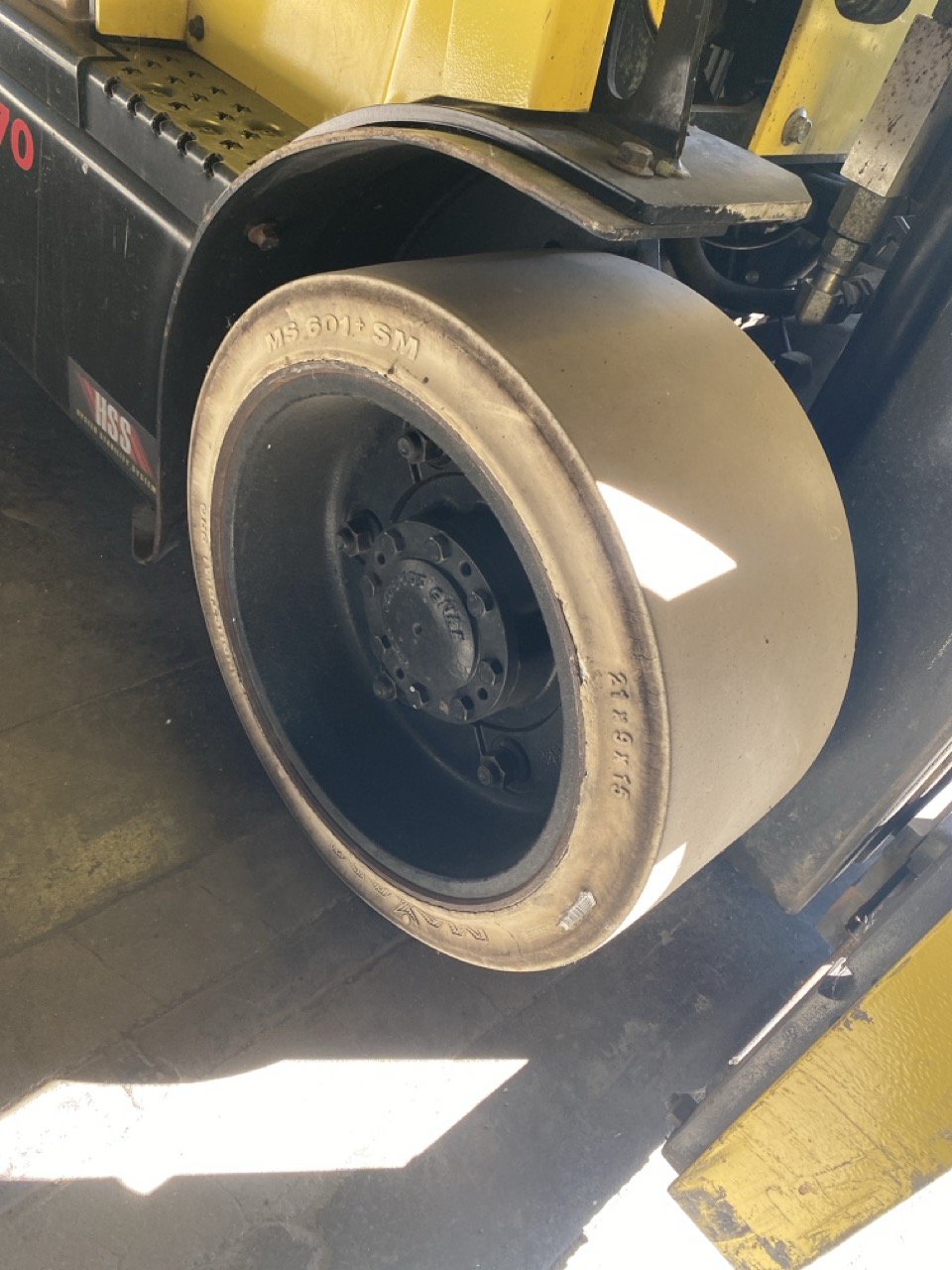 Hyster E70XN Electric Cushion Tire Forklift, 2021 - 7,000 lb Capacity, Sit-Down Rider (2) - Image 21