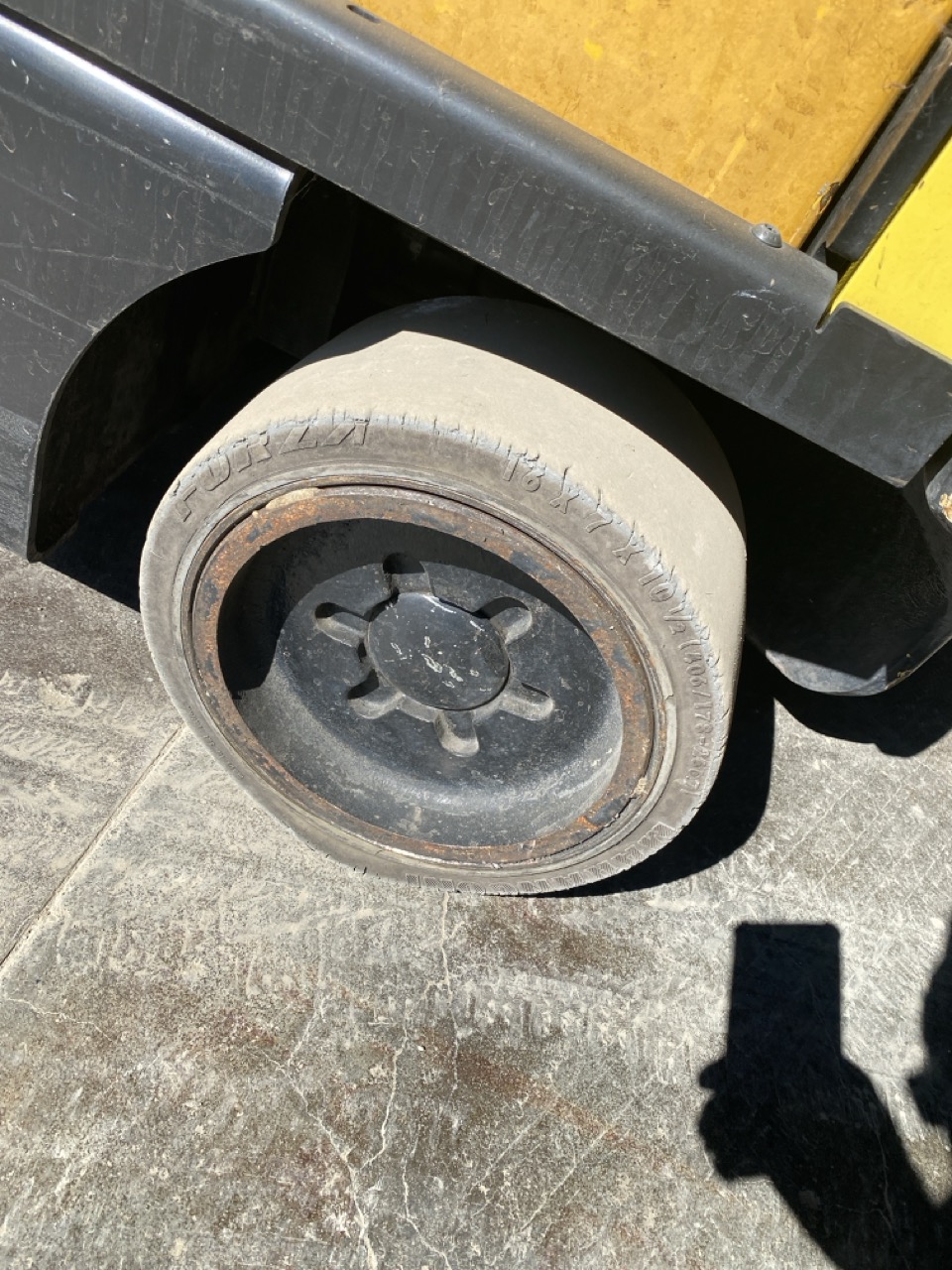 Hyster E70XN Electric Cushion Tire Forklift, 2021 - 7,000 lb Capacity, Sit-Down Rider (2) - Image 22