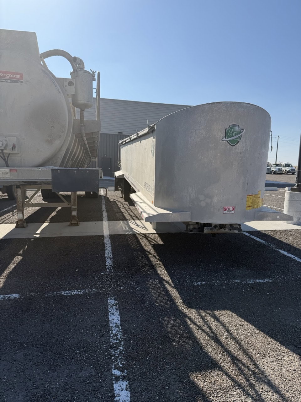 2024 Armor Lite 39' Aluminum End Dump Trailer – Frameless – Air Ride – High Lift Gate – Lightweight Spec - Image 8