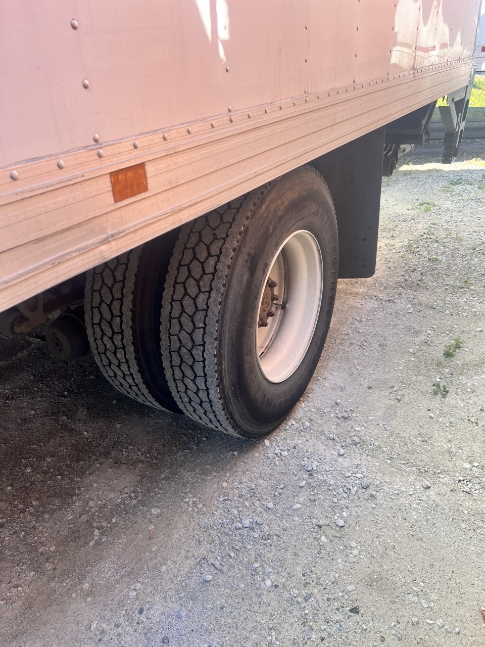 2020 Hino 268 Box Truck – 26' Dry Van, Cummins B6.7 Diesel, Allison Automatic, Air Brake, Liftgate - Image 9