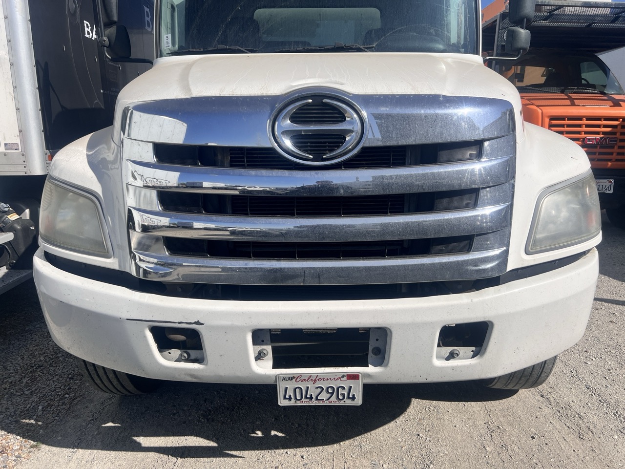 2020 Hino 268 Box Truck – 26' Dry Van, Cummins B6.7 Diesel, Allison Automatic, Air Brake, Liftgate - Image 10