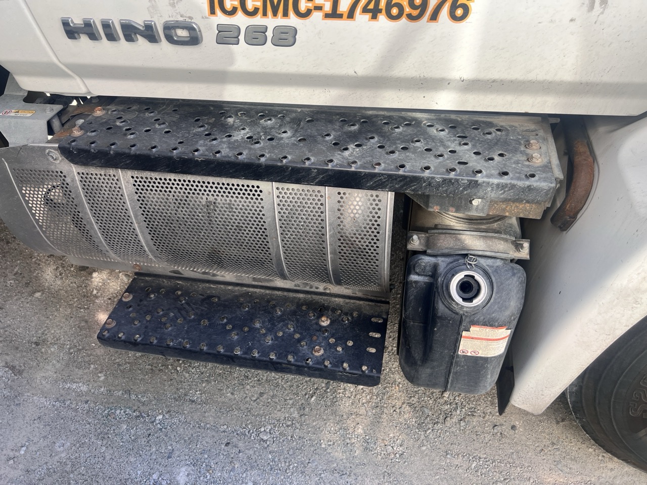 2020 Hino 268 Box Truck – 26' Dry Van, Cummins B6.7 Diesel, Allison Automatic, Air Brake, Liftgate - Image 12