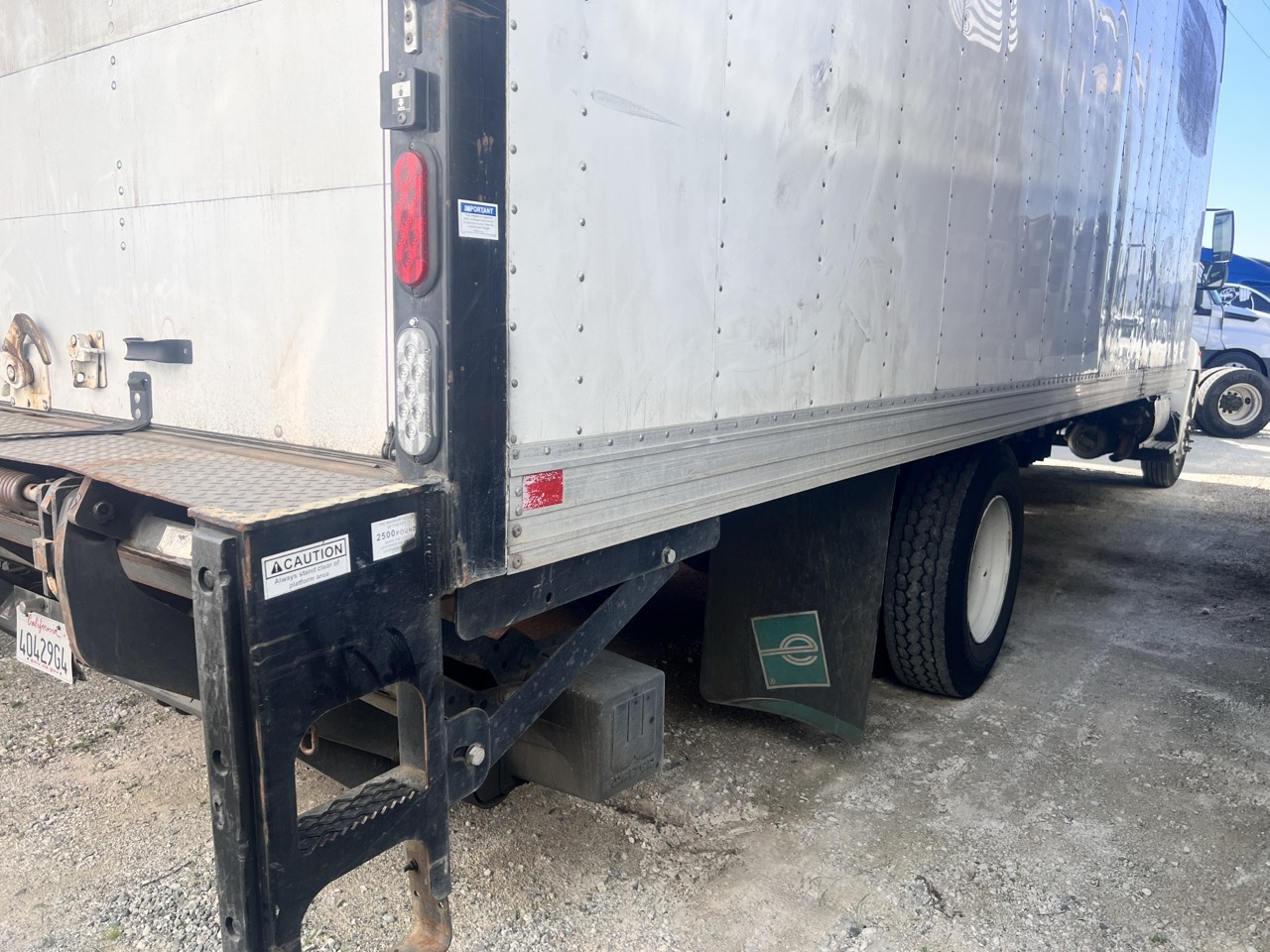 2020 Hino 268 Box Truck – 26' Dry Van, Cummins B6.7 Diesel, Allison Automatic, Air Brake, Liftgate - Image 14