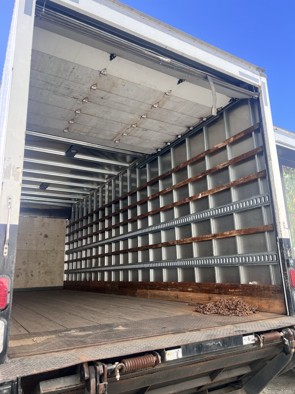 2020 Hino 268 Box Truck – 26' Dry Van, Cummins B6.7 Diesel, Allison Automatic, Air Brake, Liftgate - Image 16