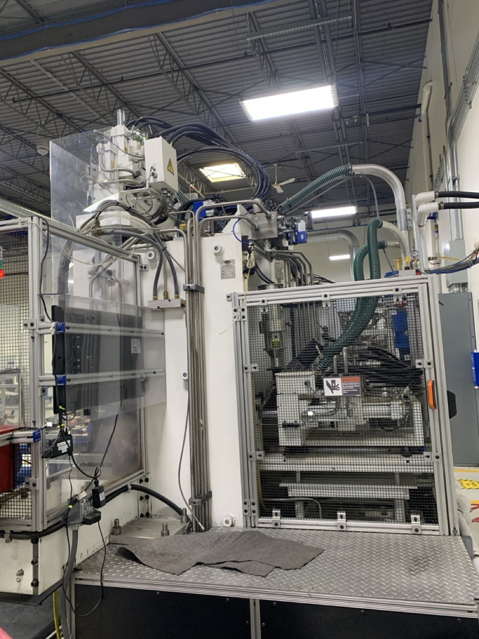 60 Ton LMG IMM-58 Two Shot Shuttle Table Injection Molding Machine, 2014 - Image 5