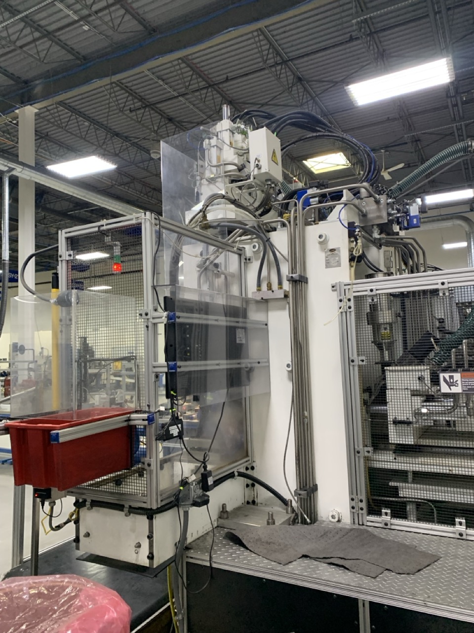 60 Ton LMG IMM-58 Two Shot Shuttle Table Injection Molding Machine, 2014 - Image 6