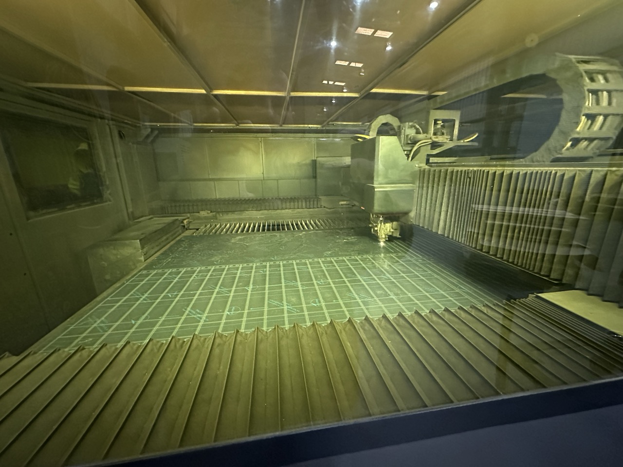 8000 Watt Mazak Optiplex 4020 Fiber Laser III, 2019 - 6.5' x 13' Table - Dust Collector, Shuttle Table, Scrap Conveyor - Image 3